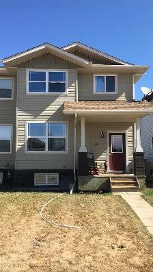 5 Bed 3 Bath for Rent in Lacombe