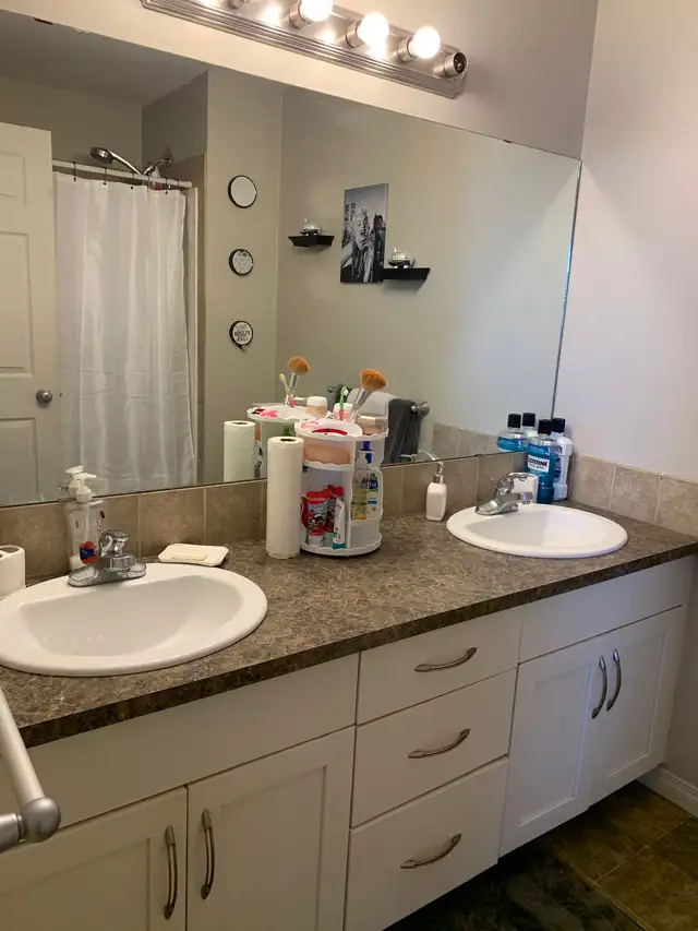5 Bed 3 Bath for Rent in Lacombe - Photo 4