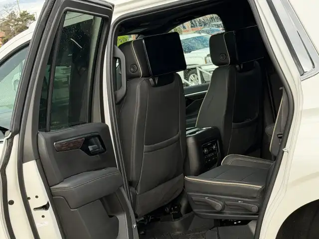 2025 Chevrolet Tahoe - Photo 19