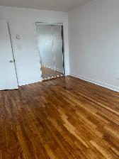 Lager 4 1/2 hardwood floors apartment in Lachine for Rent !! - Photo 3
