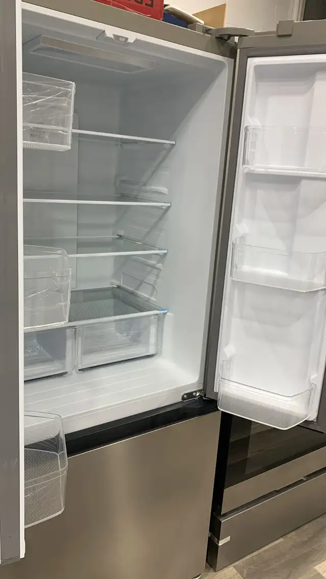 30" Hamilton Beach 17.7 Cu. Ft. Counter-Depth French Door Fridge - Photo 2