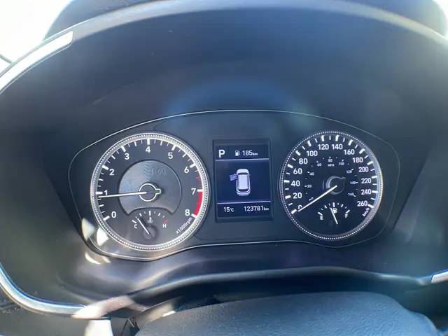 2019 Hyundai Santa Fe Essential FWD - Photo 16