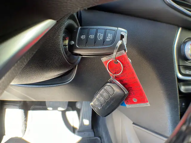 2019 Hyundai Santa Fe Essential FWD - Photo 27
