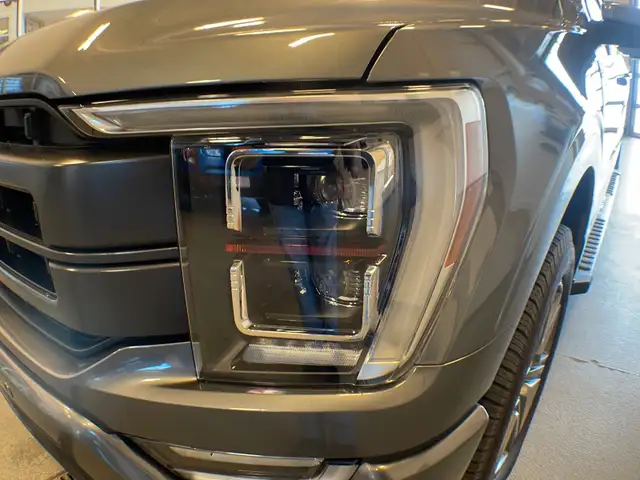 2022 Ford F-150 Lariat FX4 502A - Photo 12