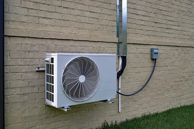 P/UP OR INST'LD: TOP BRAND MINI SPLITS AIR COND HEAT PUMPS  MORE