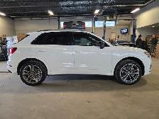 2022 audi Q3 Komfort Black Optics | 1 Owner | Off Lease - Photo 4