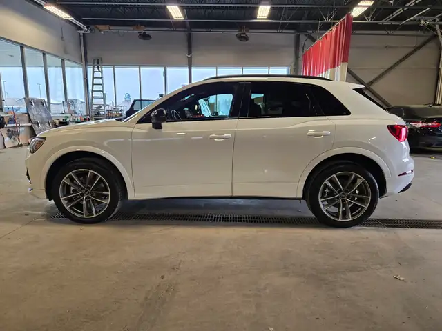 2022 audi Q3 Komfort Black Optics | 1 Owner | Off Lease - Photo 8