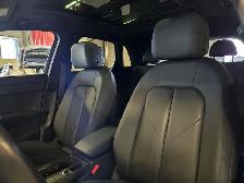 2022 audi Q3 Komfort Black Optics | 1 Owner | Off Lease - Photo 11