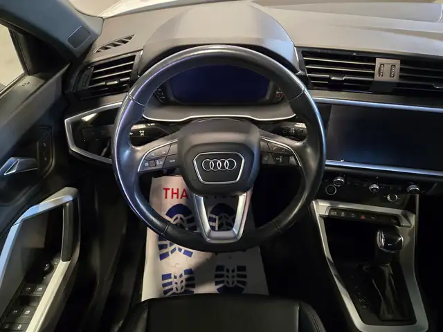 2022 audi Q3 Komfort Black Optics | 1 Owner | Off Lease - Photo 16