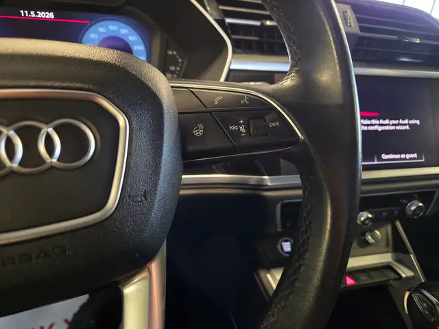 2022 audi Q3 Komfort Black Optics | 1 Owner | Off Lease - Photo 18