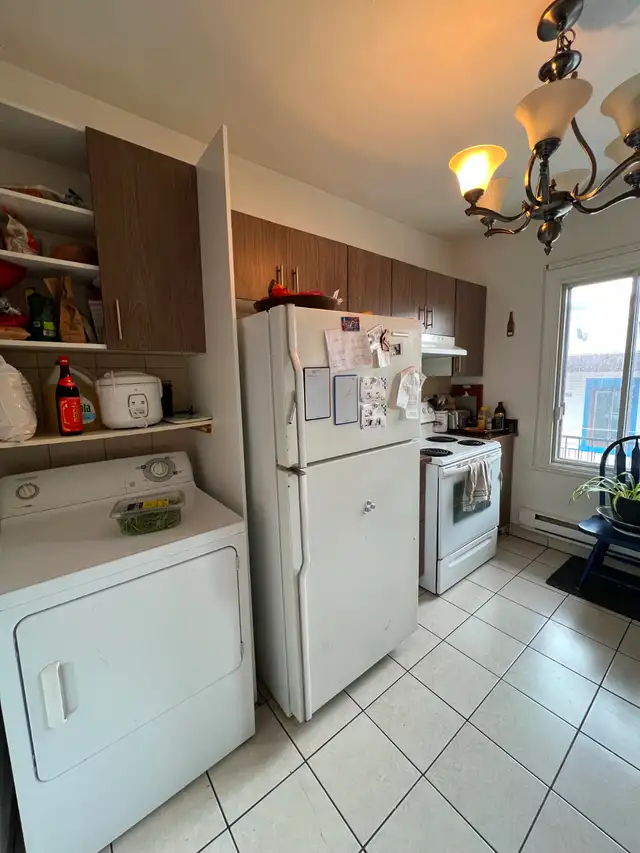 Grand 7 1/2 près du métro  | 4 chambres    terrasse   electros - Photo 3