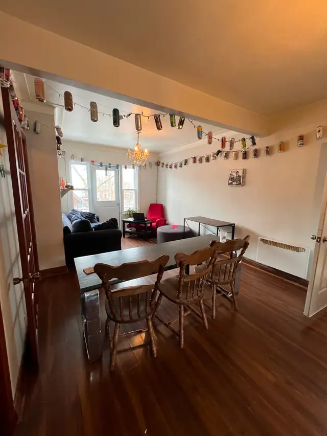 Grand 7 1/2 près du métro  | 4 chambres    terrasse   electros - Photo 6