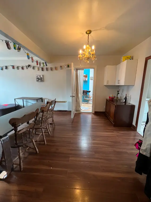 Grand 7 1/2 près du métro  | 4 chambres    terrasse   electros - Photo 8