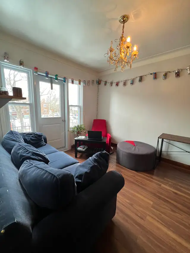 Grand 7 1/2 près du métro  | 4 chambres    terrasse   electros - Photo 9