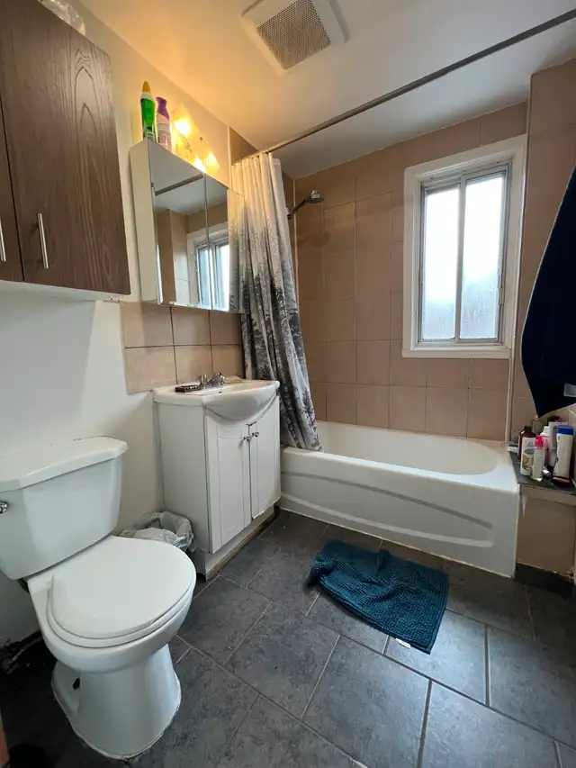 Grand 7 1/2 près du métro  | 4 chambres    terrasse   electros - Photo 10