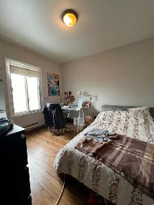 Grand 7 1/2 près du métro  | 4 chambres    terrasse   electros - Photo 15