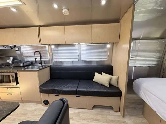 2014 Airstream 30FBQ BUNK - Photo 10