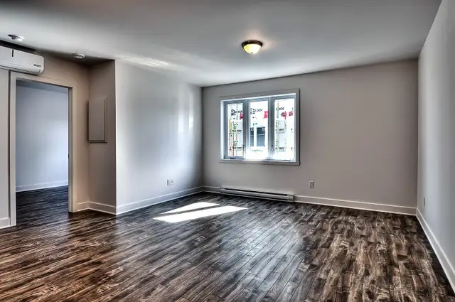 APPARTEMENT 3 1\2 NIVEAU TERRASSE   STATIONNEMENT PRIVÉ  CABANON - Photo 4