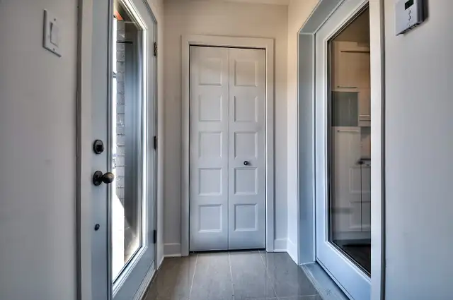 APPARTEMENT 3 1\2 NIVEAU TERRASSE   STATIONNEMENT PRIVÉ  CABANON - Photo 5