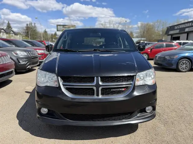 2019 Dodge Grand Caravan SXT - Photo 2
