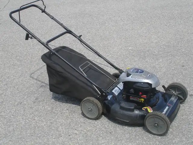 UP FOR SALE TODAY 3 IN 1 22' MURRAY 550 SERIES   BAG LAWNMOWER! - Photo 2