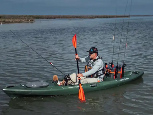 Wilderness tarpon 105 fishing kayaks in camo instock now -barrie - Photo 2