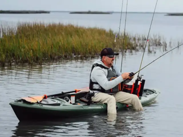 Wilderness tarpon 105 fishing kayaks in camo instock now -barrie - Photo 4