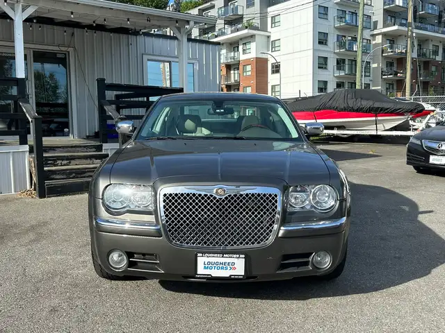 2008 Chrysler 300 C 5.7L Hemi AWD - Photo 2