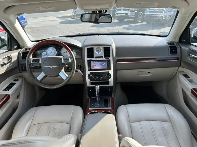 2008 Chrysler 300 C 5.7L Hemi AWD - Photo 10