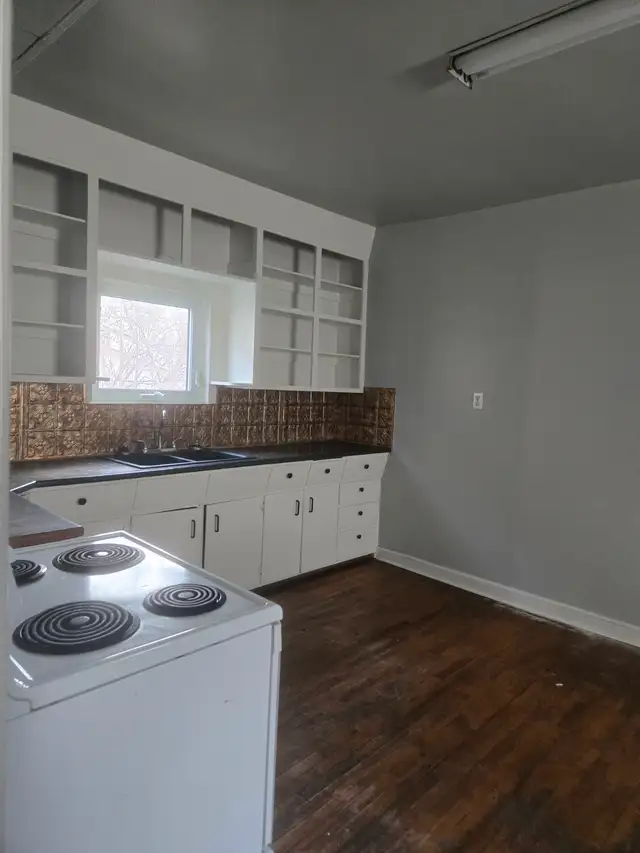 6 bedroom house for rent - Photo 8