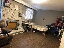 CLOSE TO SENECA COLLEGE-ONE BIG ROOM FOR RENT
