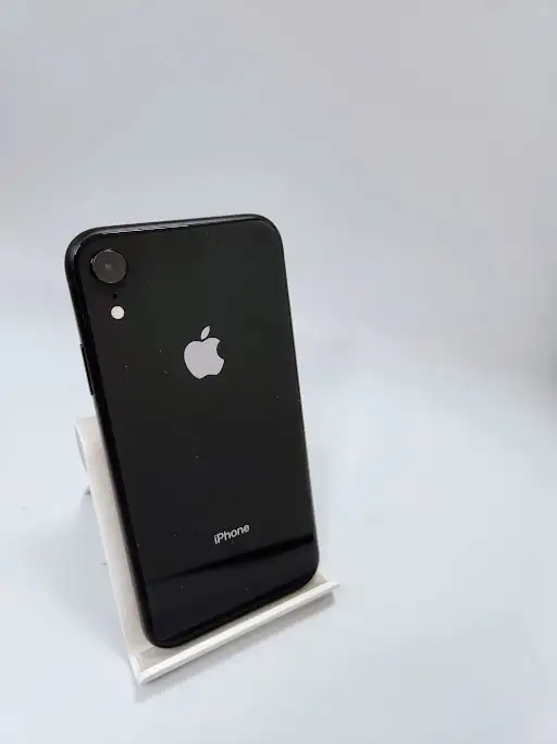 iPhone XR 64gb Black 3 Months Warranty W/Charger - Photo 2