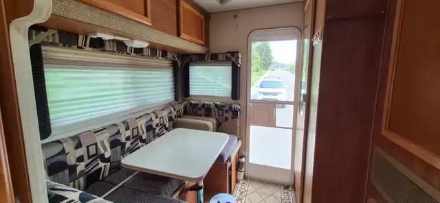 Camper Lance Model 915 - Photo 4