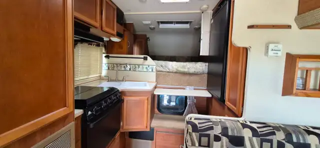 Camper Lance Model 915 - Photo 5