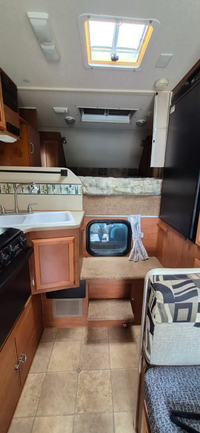 Camper Lance Model 915 - Photo 6