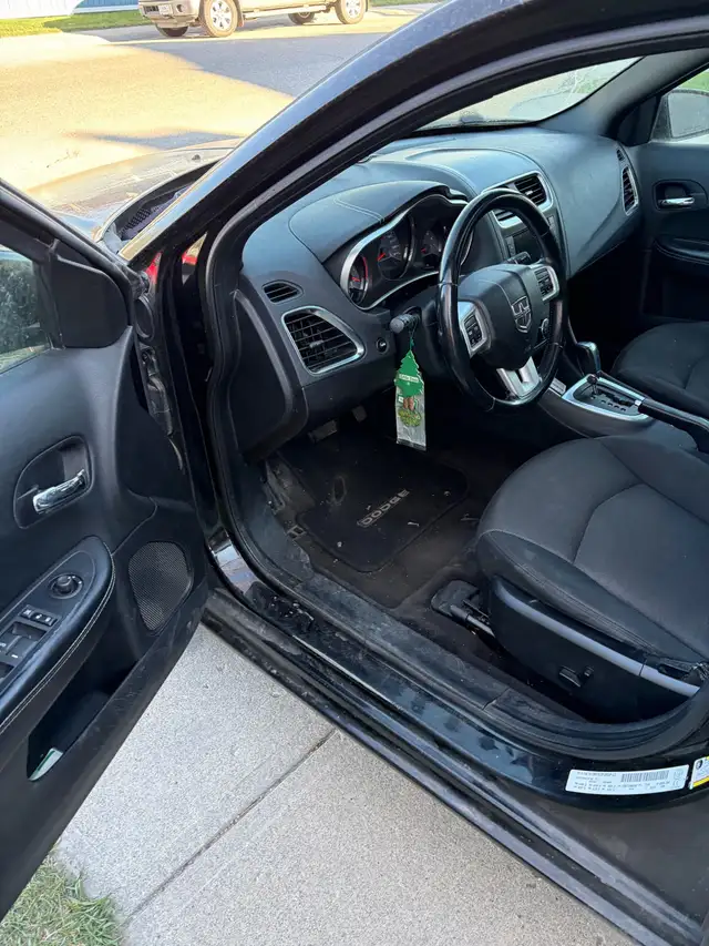 2011 Dodge Avenger SXT - Photo 3