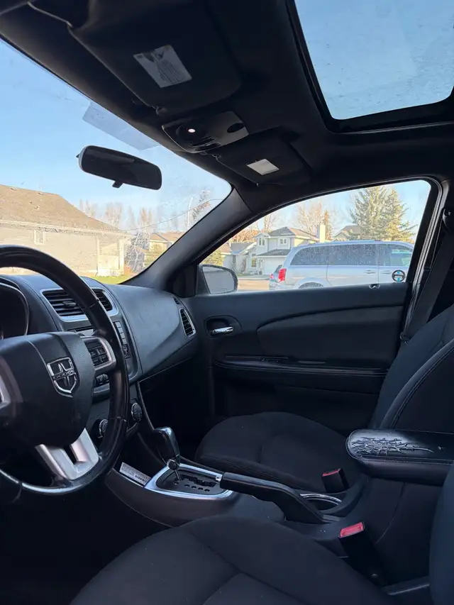 2011 Dodge Avenger SXT - Photo 4