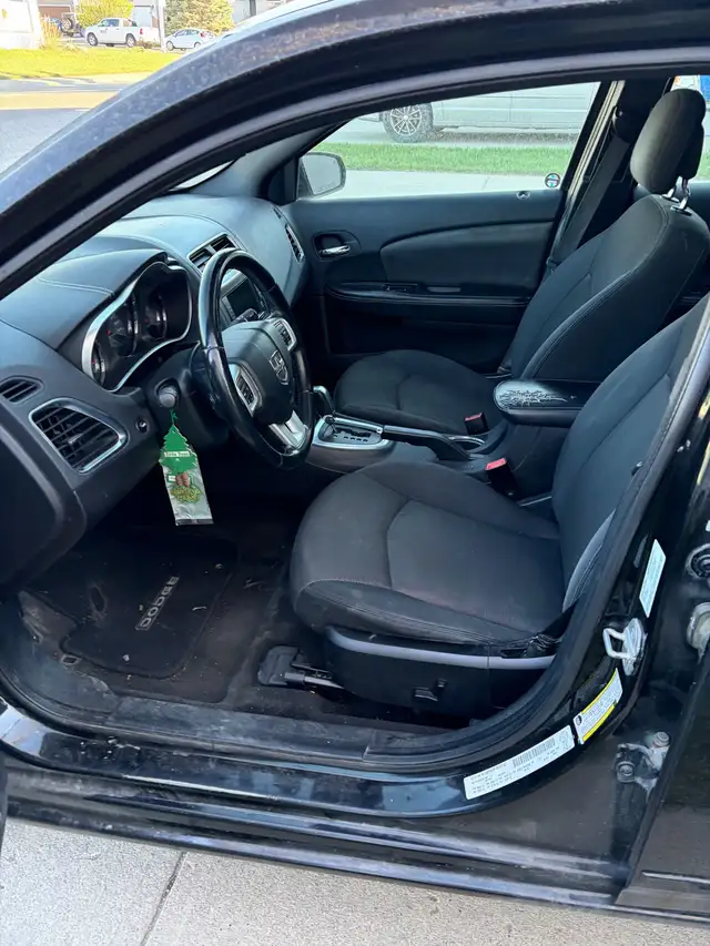 2011 Dodge Avenger SXT - Photo 5