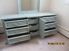 REAL WOOD BEDROOM FURNITURE ( QUEEN SIZE HEADBOARD ) - Photo 3