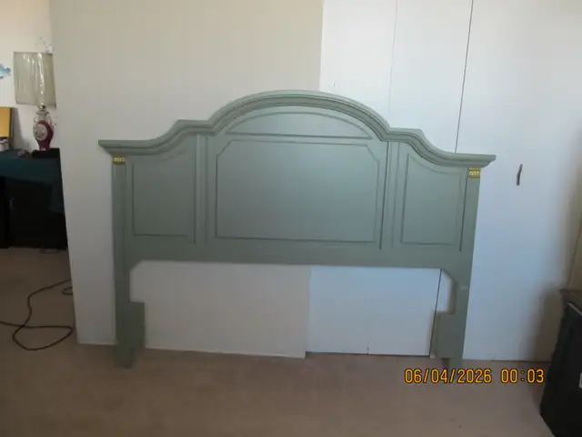 REAL WOOD BEDROOM FURNITURE ( QUEEN SIZE HEADBOARD ) - Photo 6