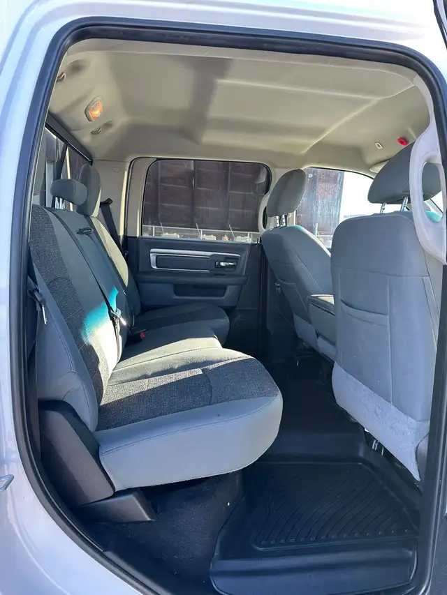 2018 Ram 2500 SLT 6.4L HEMI 4WD Crew Cab For Sale. - Photo 7