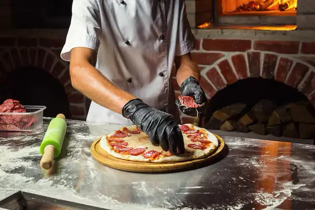 Experienced pizza maker in Brampton downtown