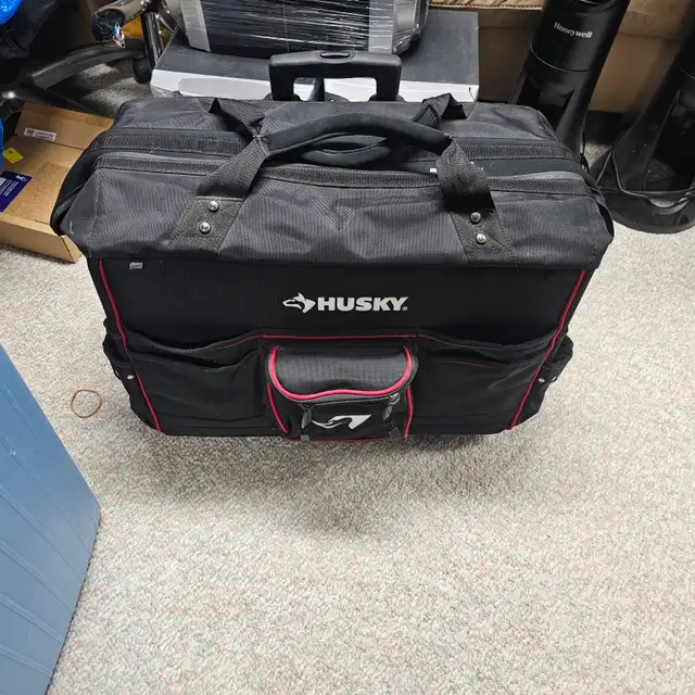 Brand new Husky 22-inch Pro Grade Rolling Tote 38 storage pocket - Photo 7