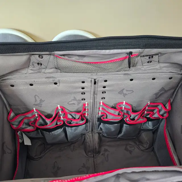 Brand new Husky 22-inch Pro Grade Rolling Tote 38 storage pocket - Photo 8