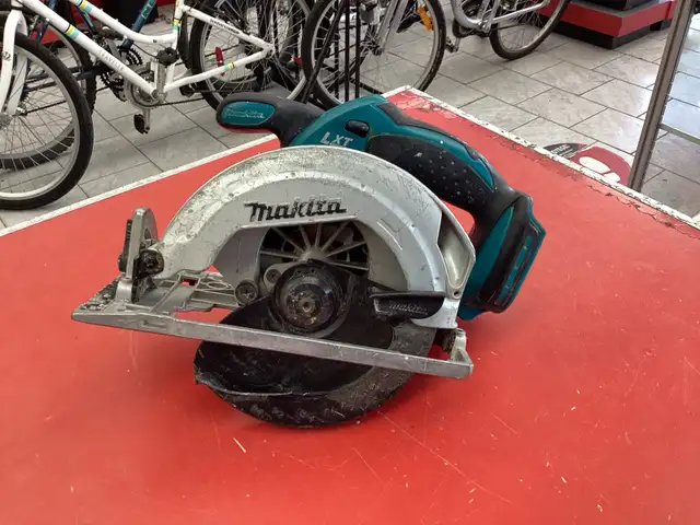 scie ronde Makita outil seulement