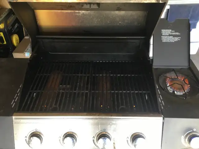 4 Burner Propane BBQ (Expert Grill) - Photo 6