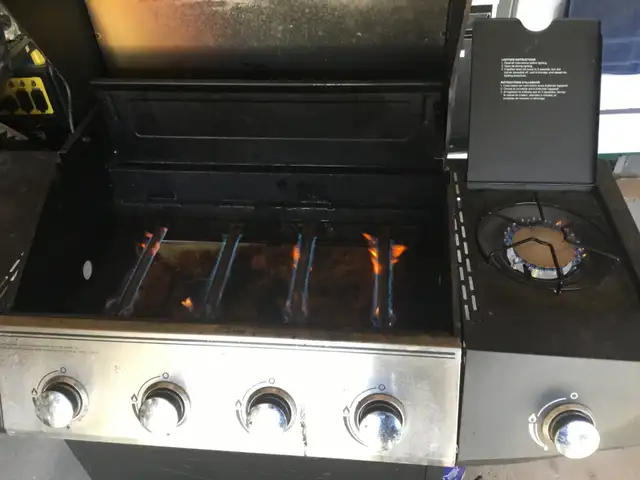 4 Burner Propane BBQ (Expert Grill) - Photo 9
