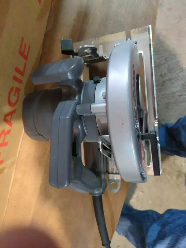 New   Circular   Skill   Saw - Photo 2