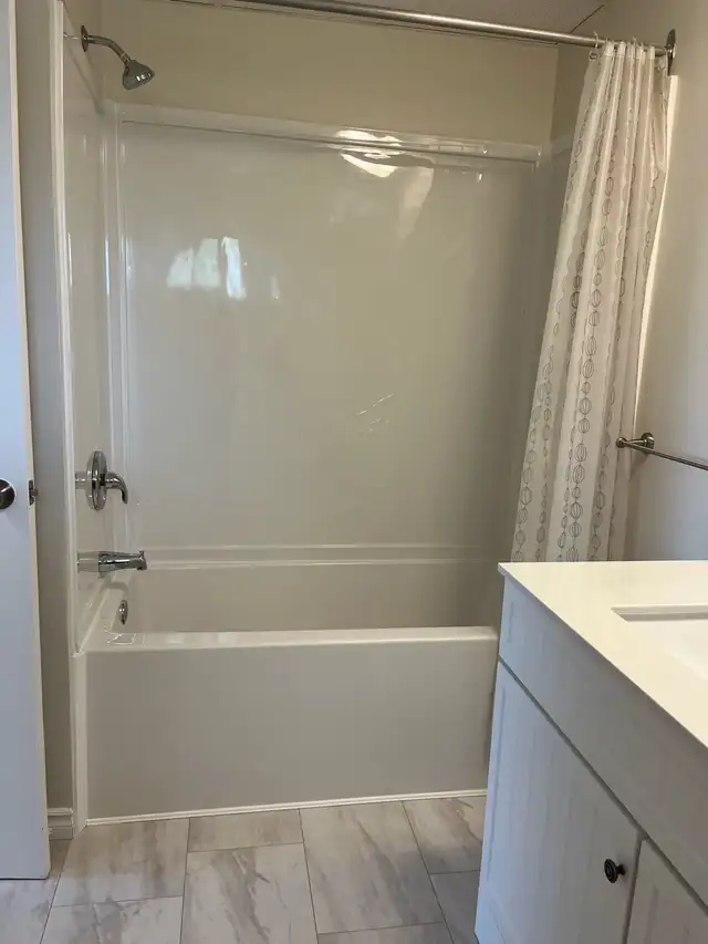 Spacious and newly renovated 2 Bedroom walk up in Val Caron. - Photo 3