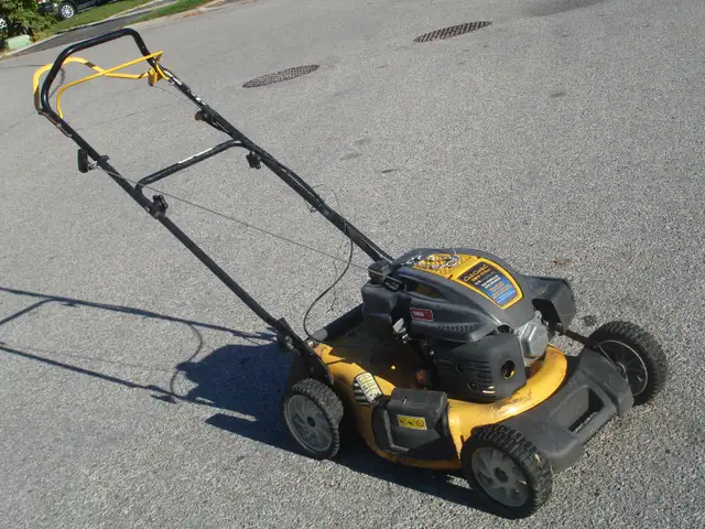 GREAT TIME TO SELL 3 IN 1 20' CUB CADET 6.75HP/173CC LAWNMOWER! - Photo 3